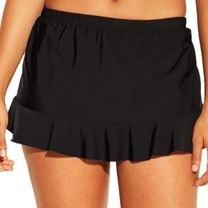 Black short swim skort size M
